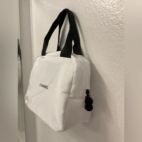 NIP CHANEL Beauty Tote Pouch - Picture 3 of 8